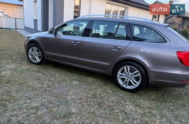 Универсал Skoda Superb 2010 в Рава-Русской