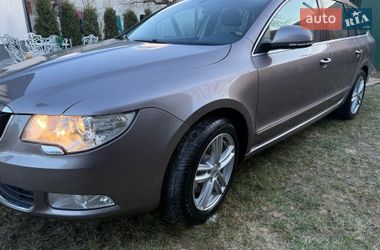 Универсал Skoda Superb 2010 в Рава-Русской
