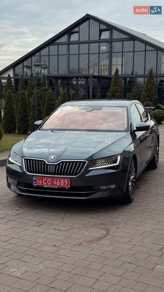 Ліфтбек Skoda Superb 2016 в Стрию