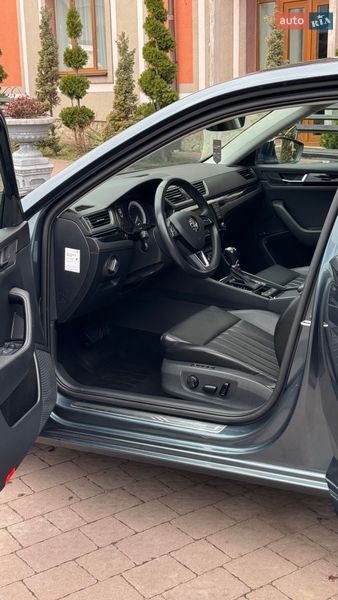 Ліфтбек Skoda Superb 2016 в Стрию