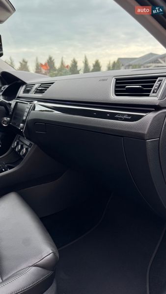 Ліфтбек Skoda Superb 2016 в Стрию