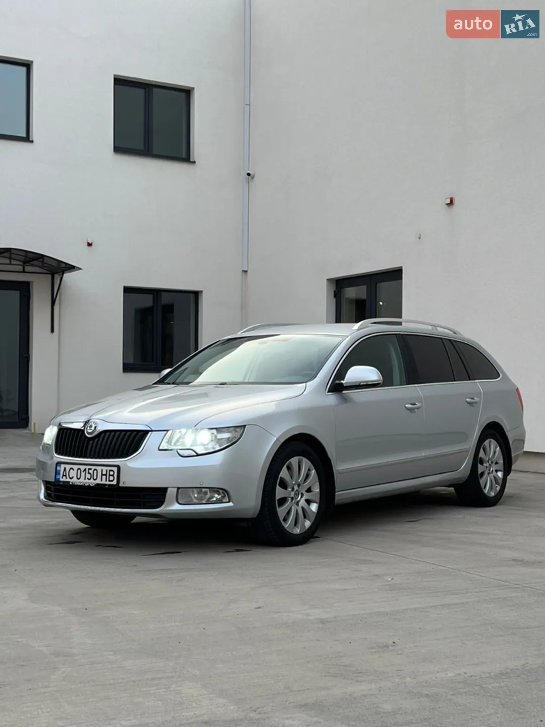 2011 Skoda Superb - мініатюра 2