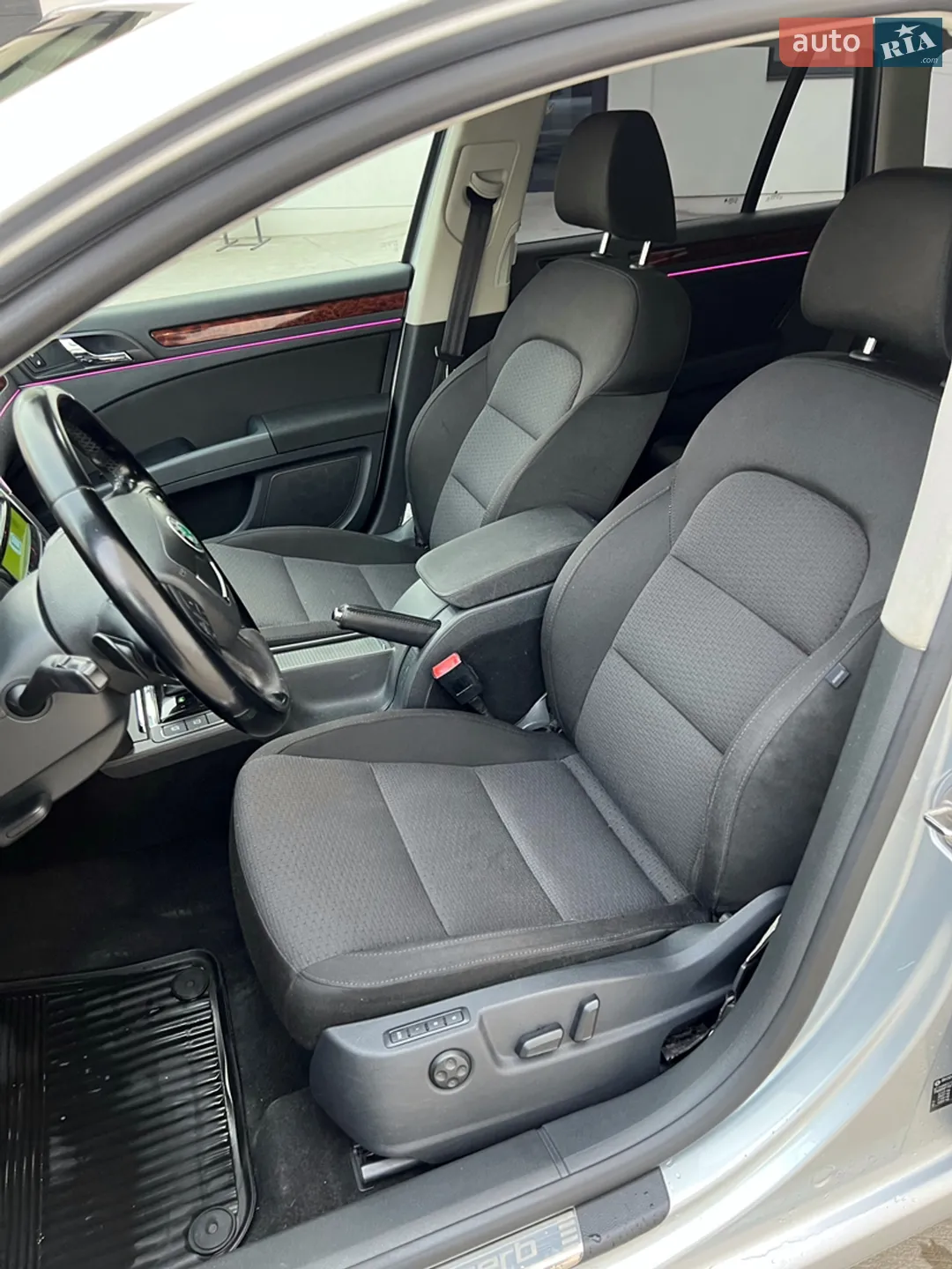 2011 Skoda Superb - мініатюра 13