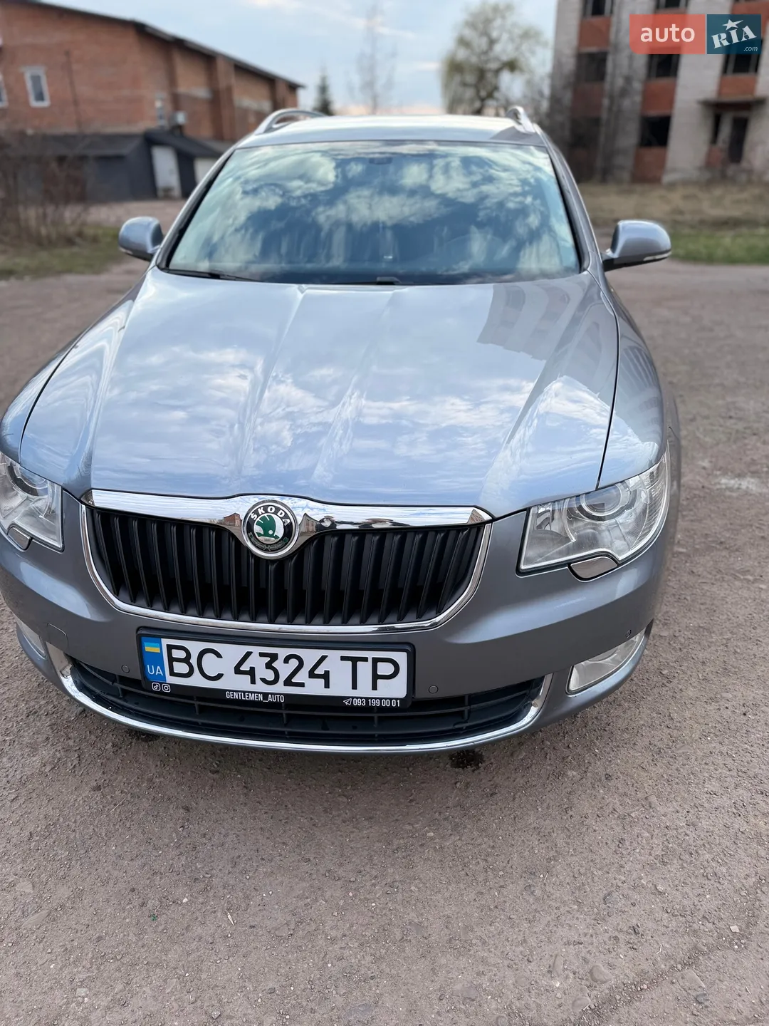 2010 Skoda Superb - мініатюра 10