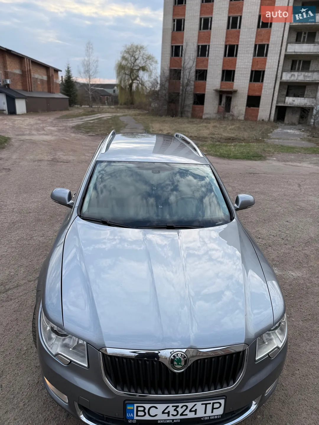 2010 Skoda Superb - мініатюра 13