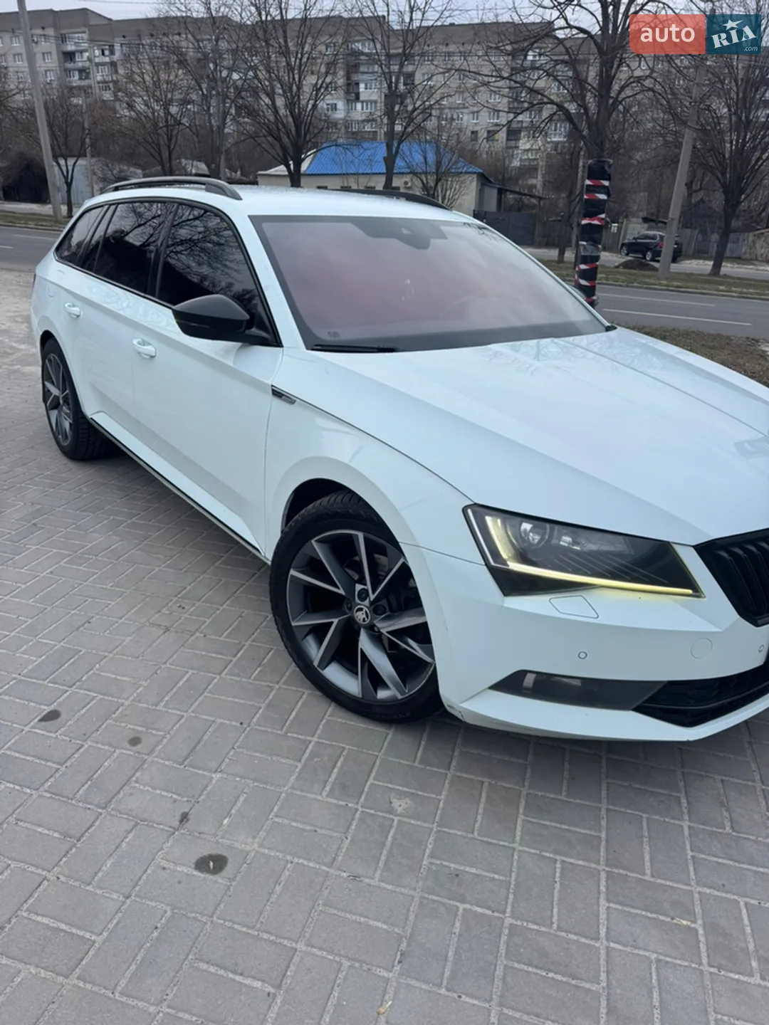 2017 Skoda Superb - мініатюра 2