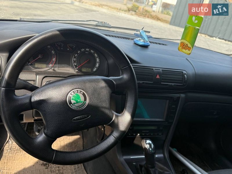 Лифтбек Skoda Superb 2005 в Виннице