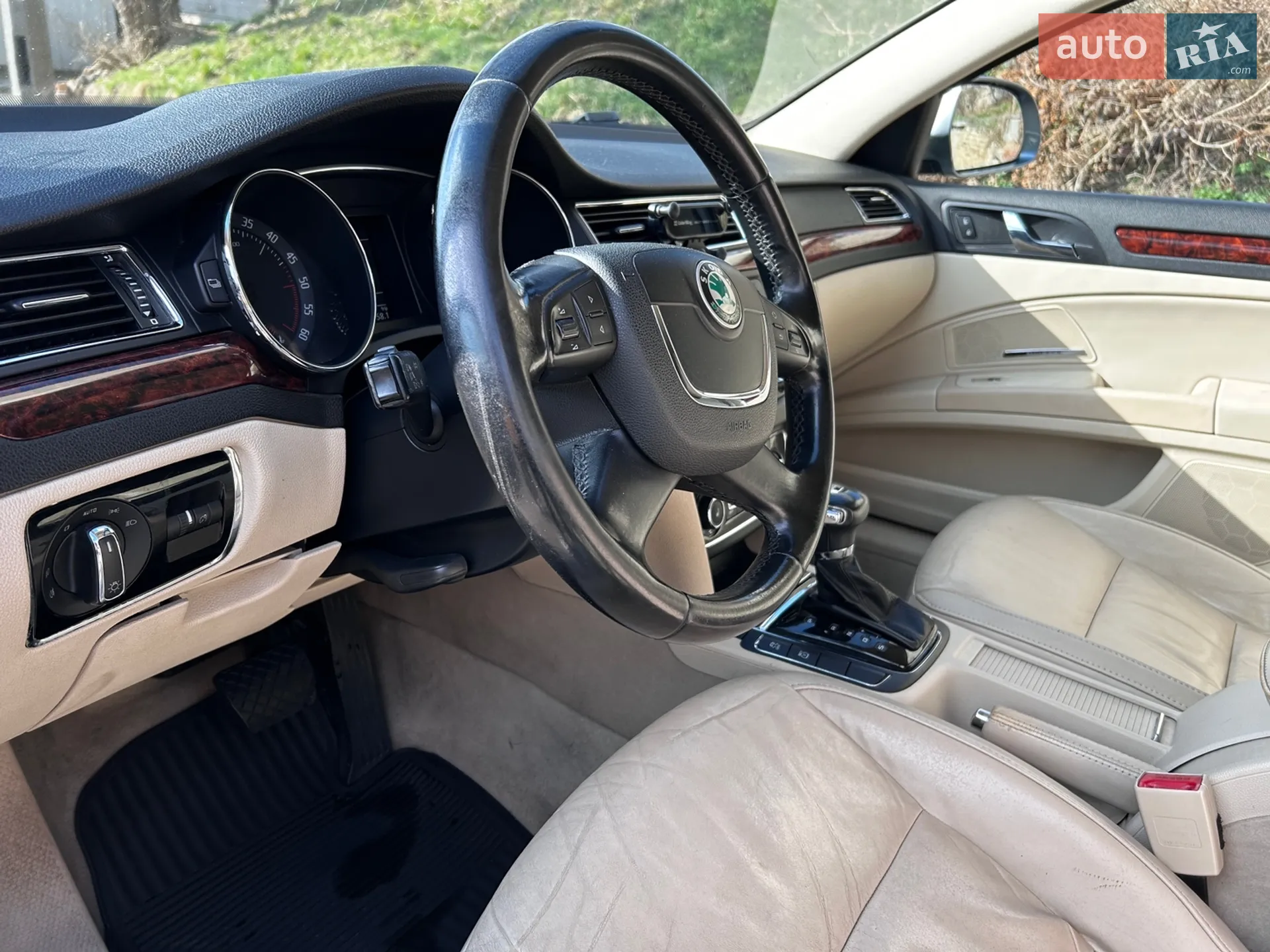 2010 Skoda Superb - мініатюра 11