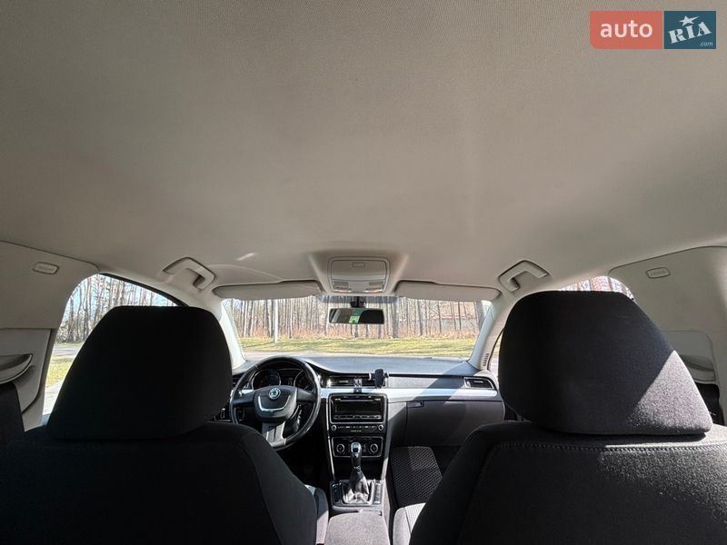 Универсал Skoda Superb 2010 в Житомире