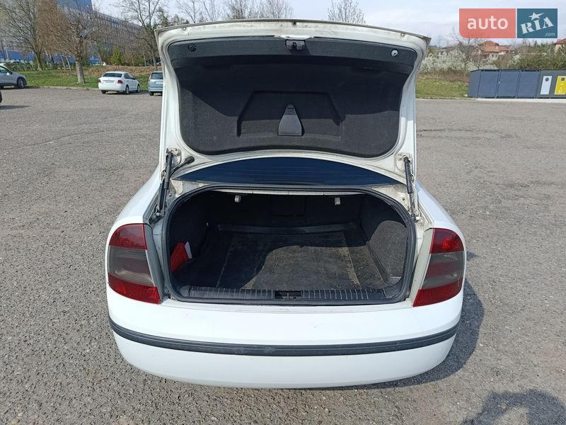 Лифтбек Skoda Superb 2006 в Ужгороде