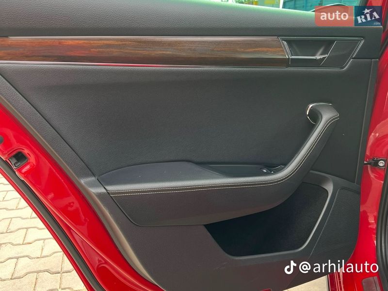 Универсал Skoda Superb 2019 в Мукачево
