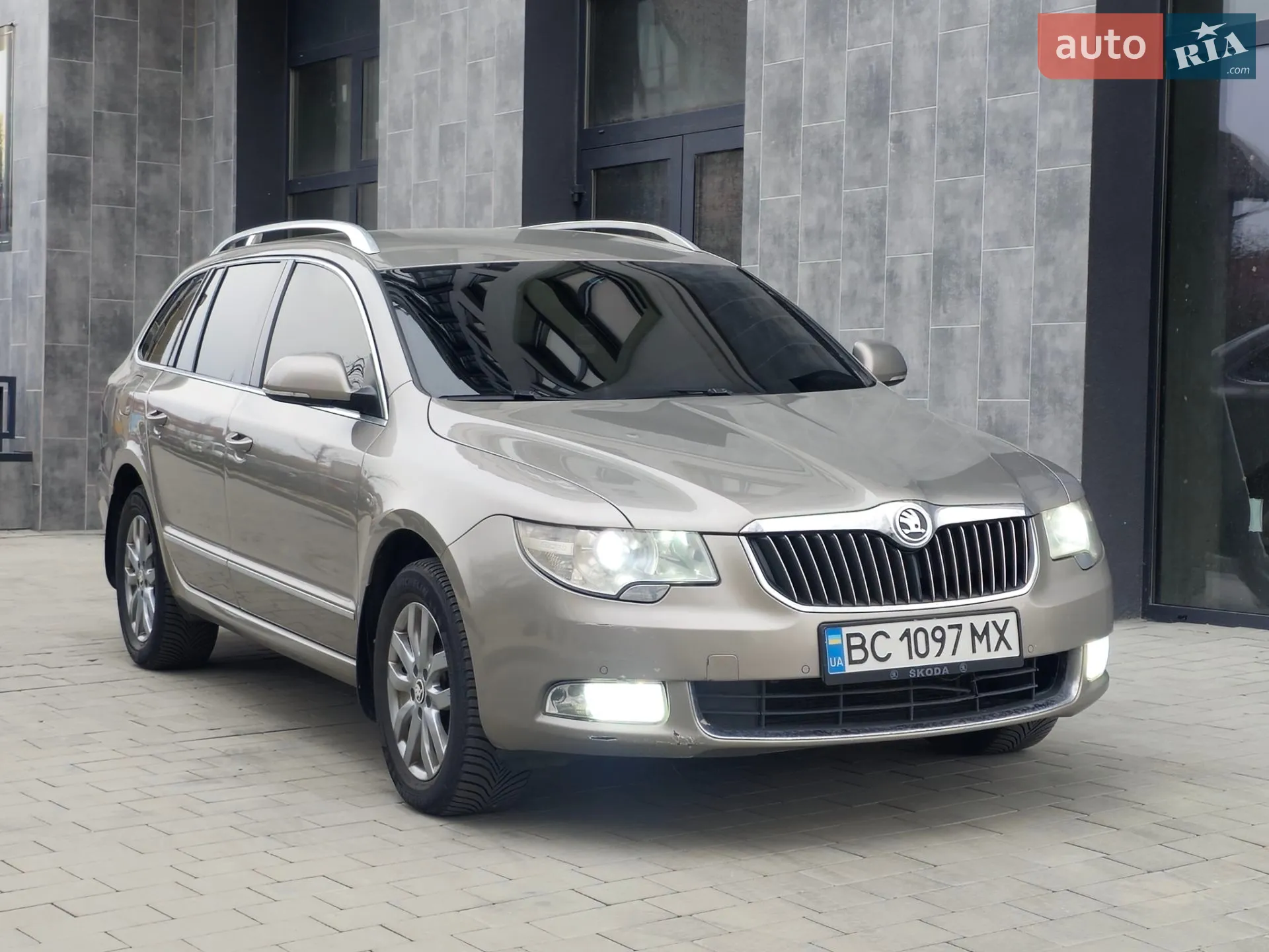 2010 Skoda Superb - мініатюра 10