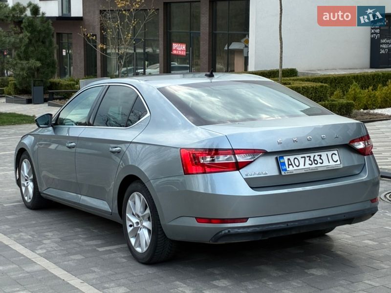 Лифтбек Skoda Superb 2019 в Ужгороде