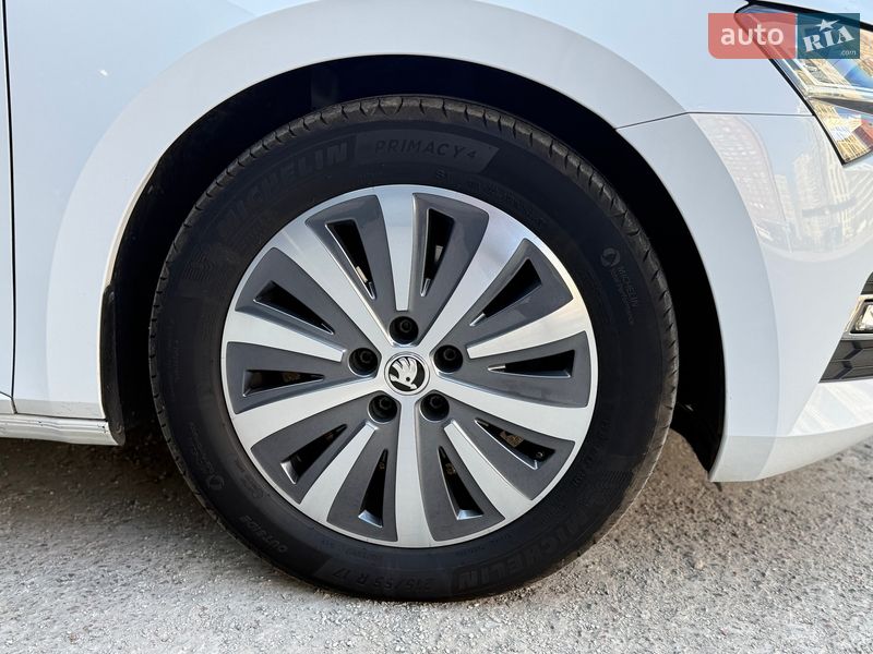 Универсал Skoda Superb 2021 в Киеве фото 38 Универсал Skoda Superb 2021 в Киеве