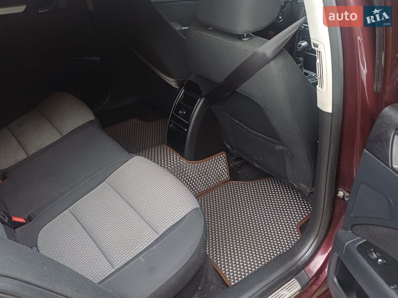 Универсал Skoda Superb 2011 в Кицмани фото 5 Универсал Skoda Superb 2011 в Кицмани