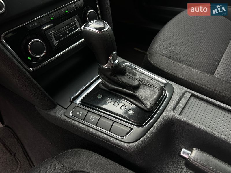 Лифтбек Skoda Superb 2013 в Шептицькому