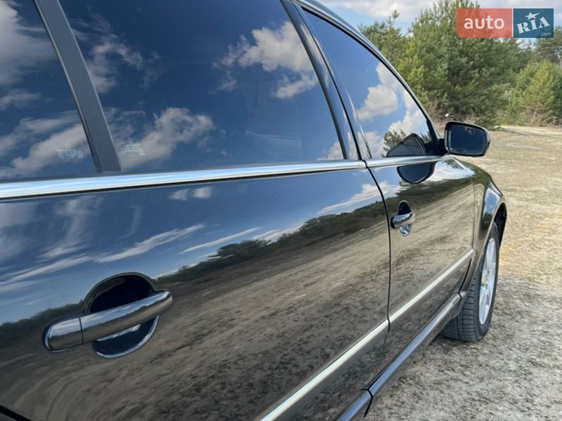 Лифтбек Skoda Superb 2004 в Луцке