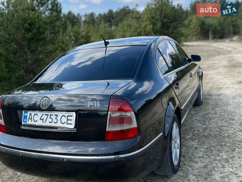 Лифтбек Skoda Superb 2004 в Луцке