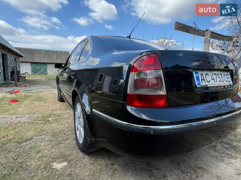 Лифтбек Skoda Superb 2004 в Луцке
