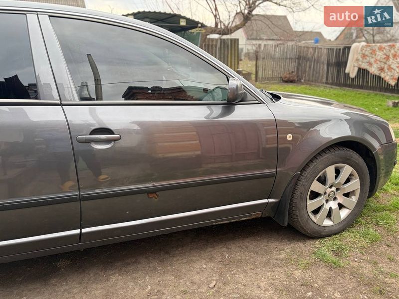 Лифтбек Skoda Superb 2004 в Хороле фото 12 Лифтбек Skoda Superb 2004 в Хороле