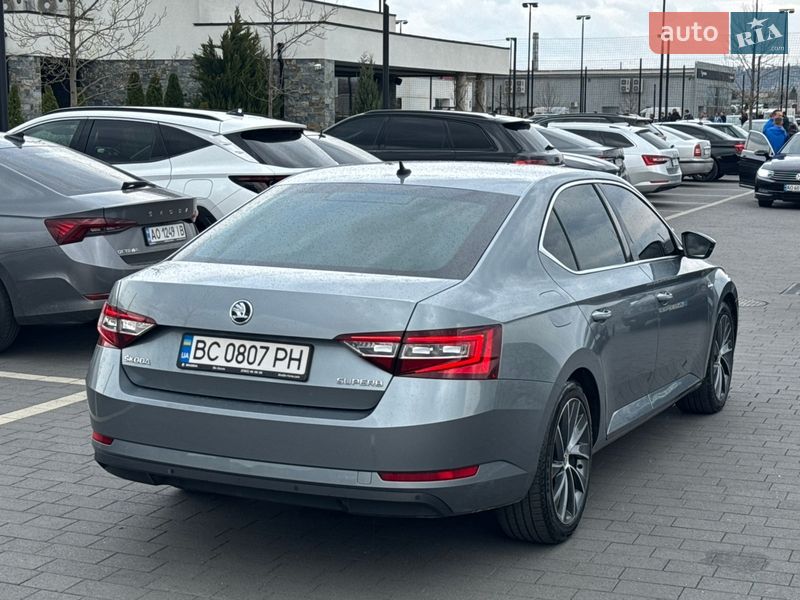 Лифтбек Skoda Superb 2015 в Мукачево