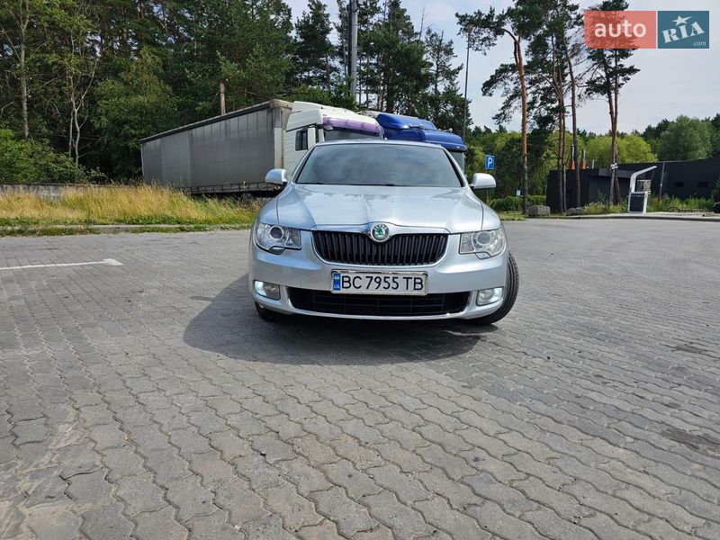 Ліфтбек Skoda Superb 2010 в Львові