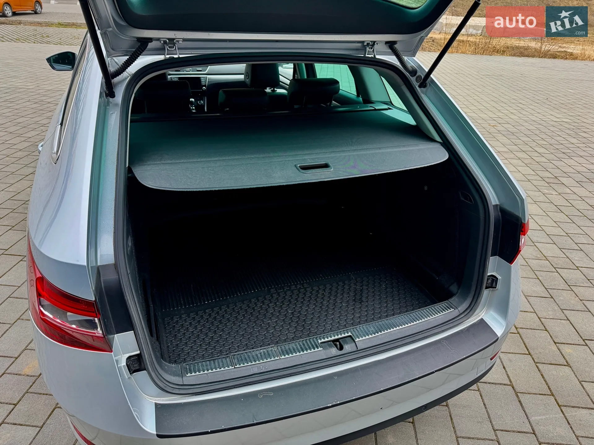 2017 Skoda Superb - мініатюра 12