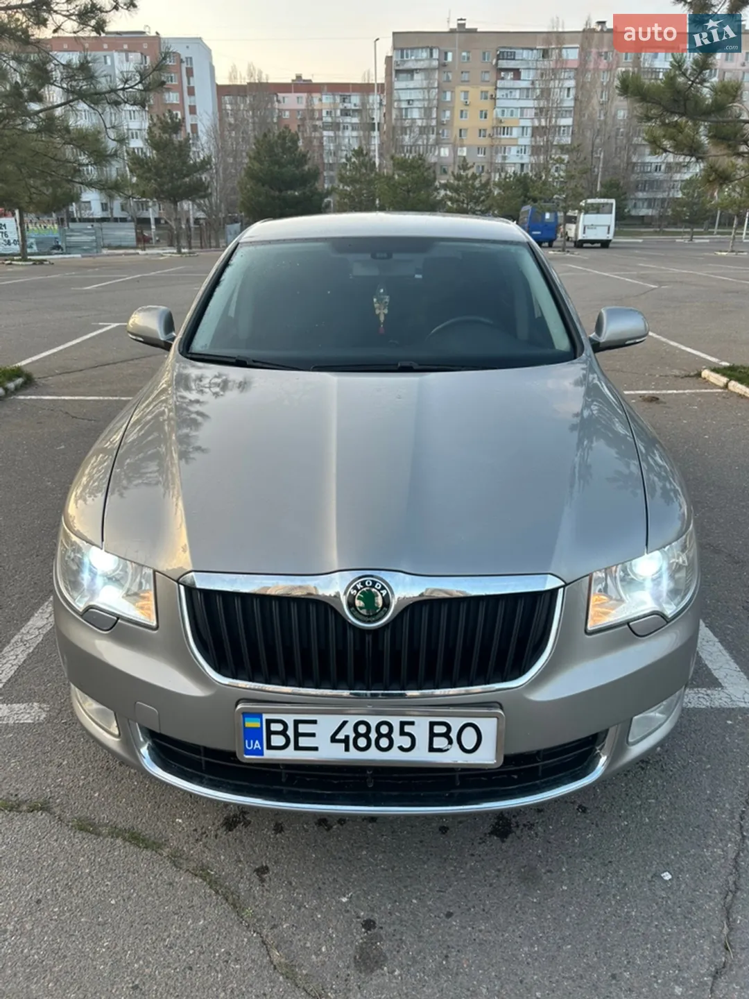2010 Skoda Superb - мініатюра 4