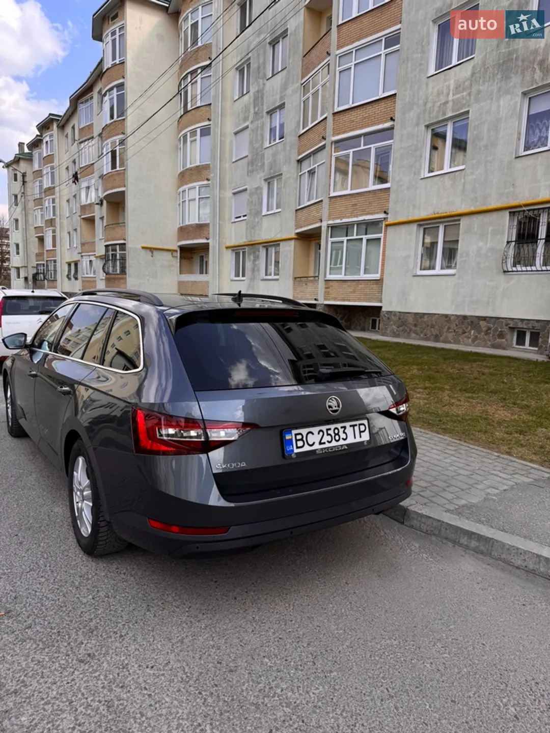 2019 Skoda Superb - мініатюра 4
