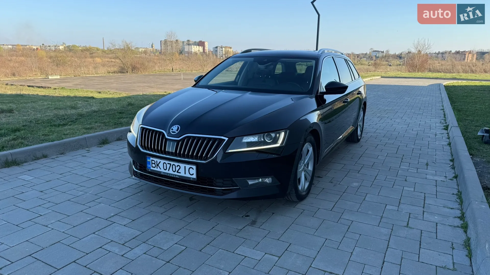 2019 Skoda Superb - фото 1
