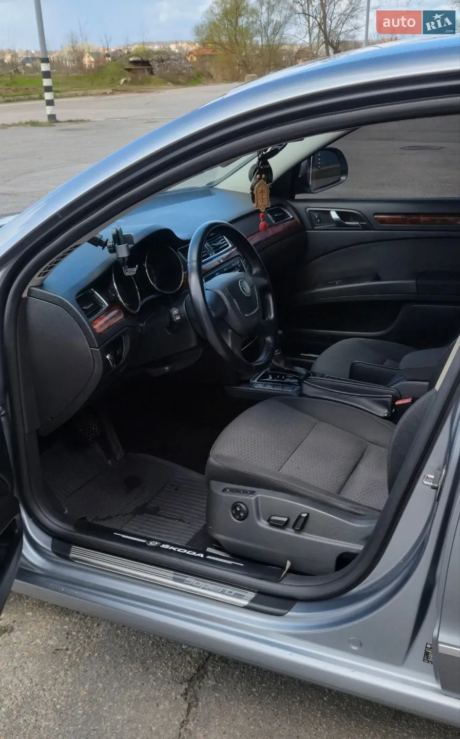 2010 Skoda Superb - мініатюра 10