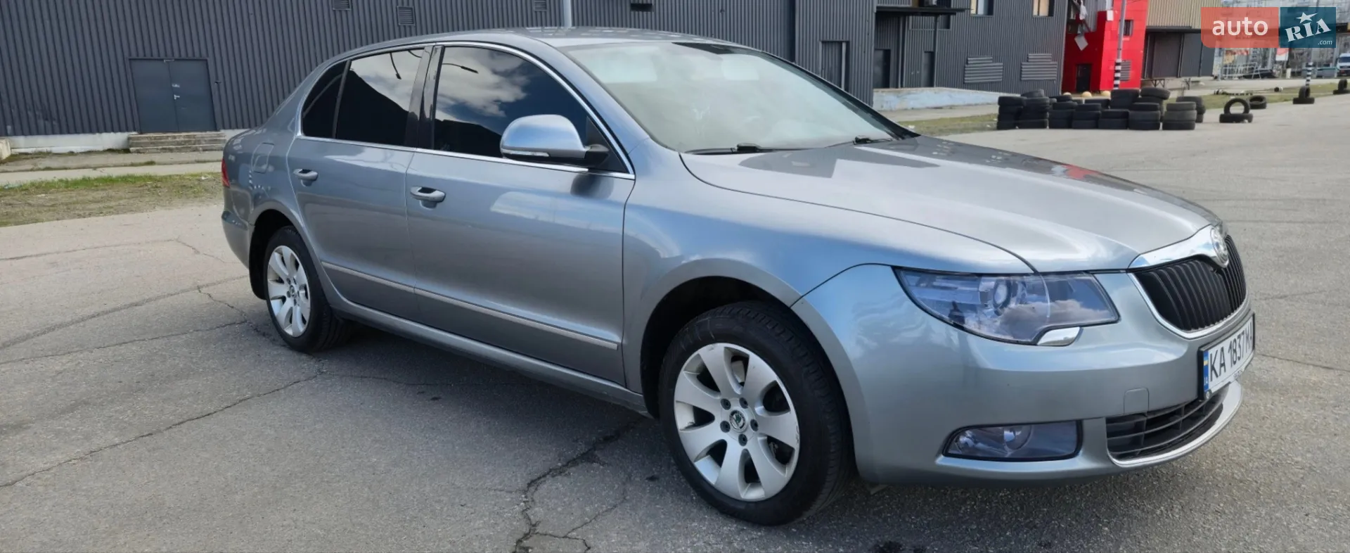 2010 Skoda Superb - мініатюра 2