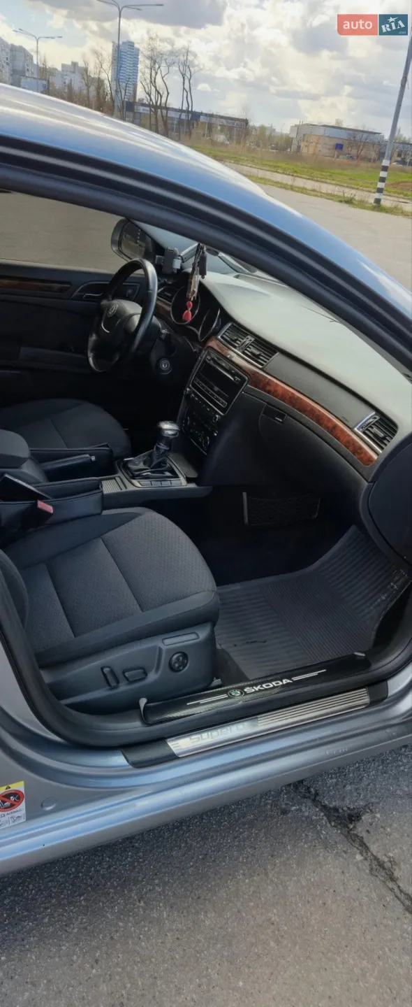 2010 Skoda Superb - мініатюра 16