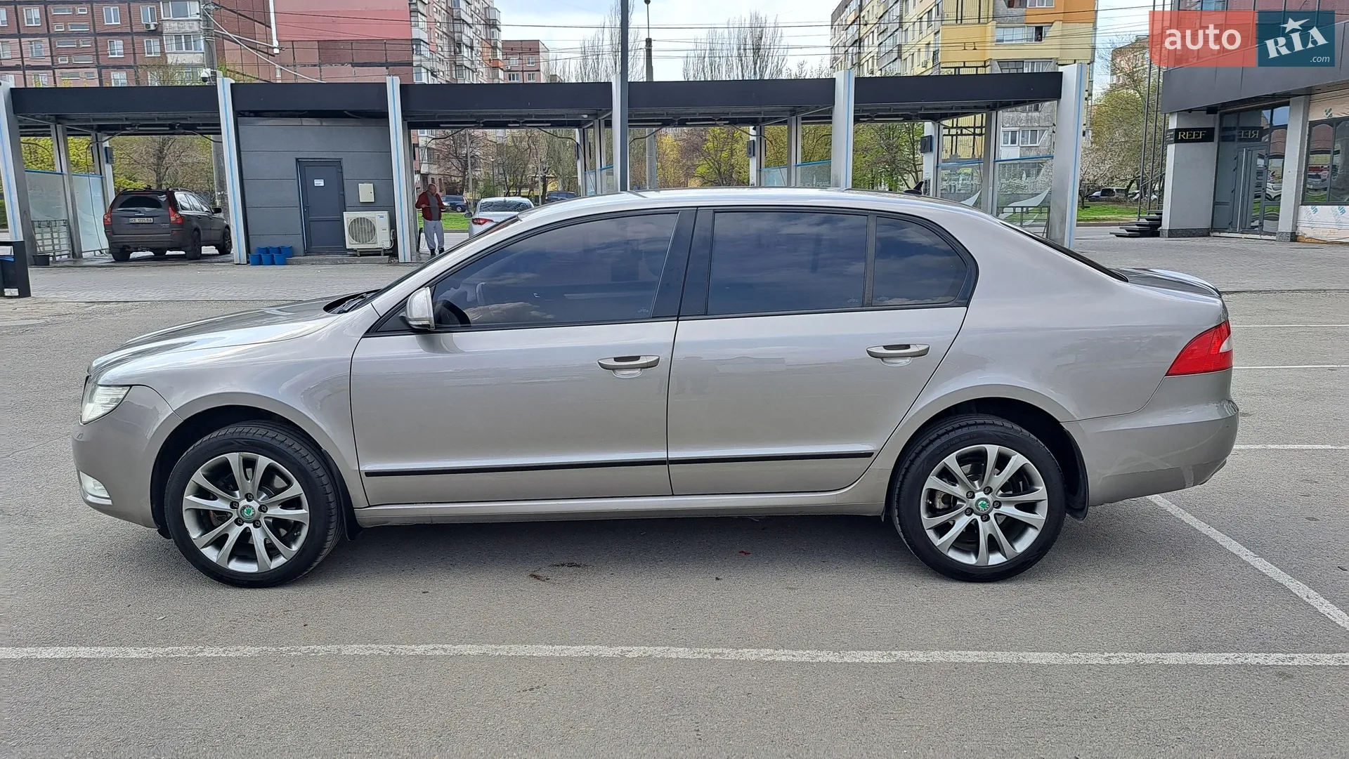 2010 Skoda Superb - мініатюра 6