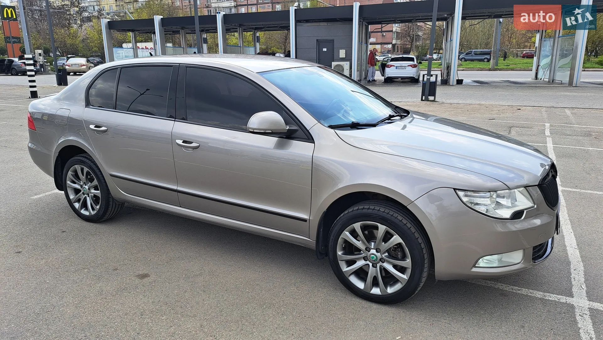 2010 Skoda Superb - мініатюра 14