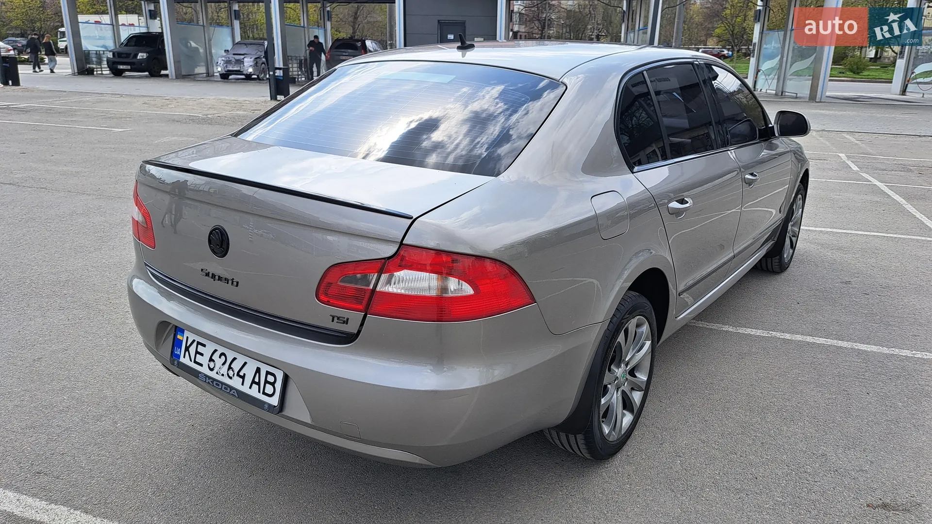 2010 Skoda Superb - мініатюра 18
