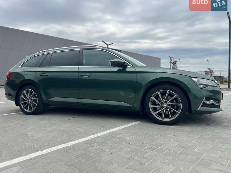 Універсал Skoda Superb 2020 в Ужгороді