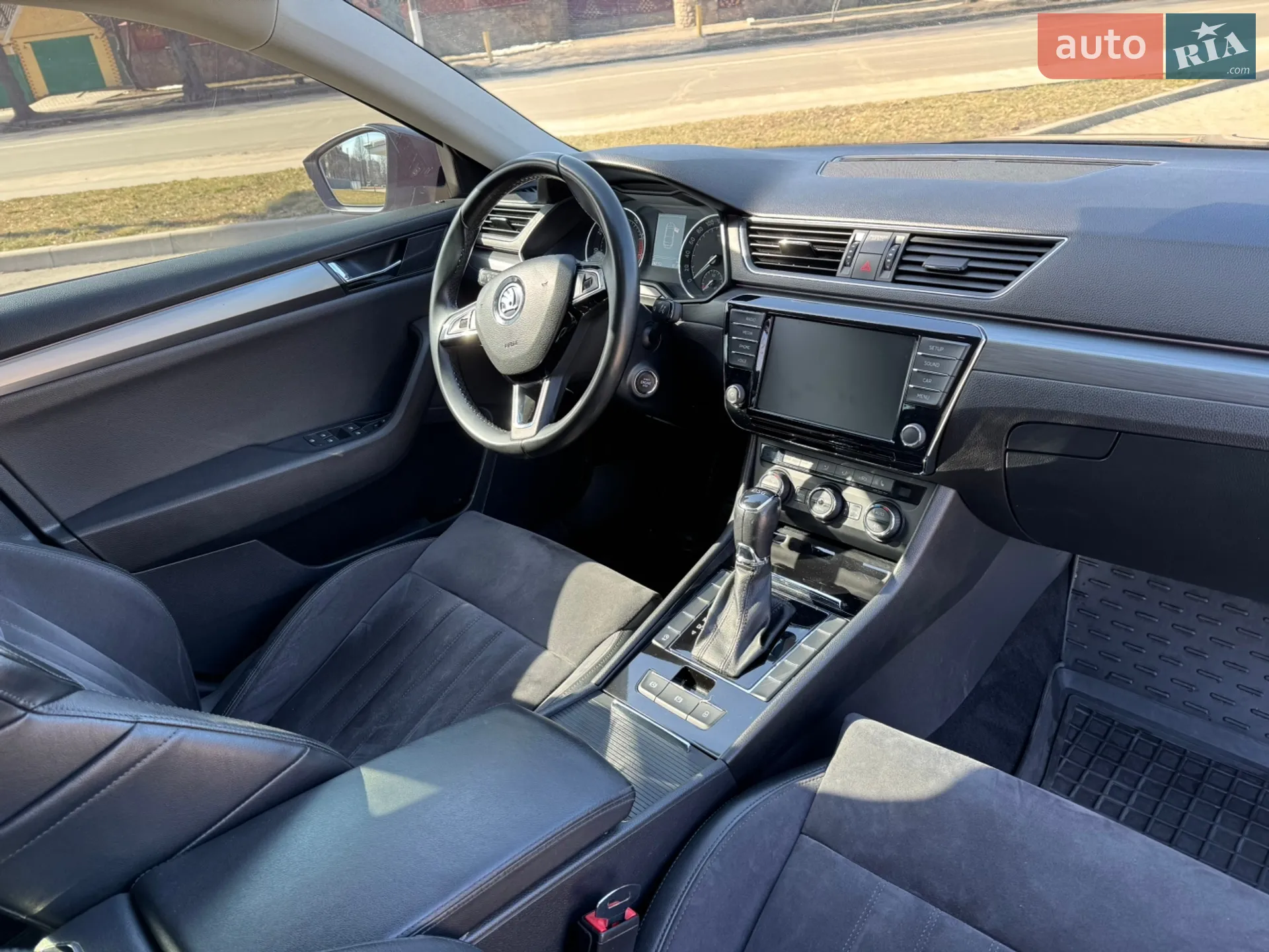 2017 Skoda Superb - мініатюра 10