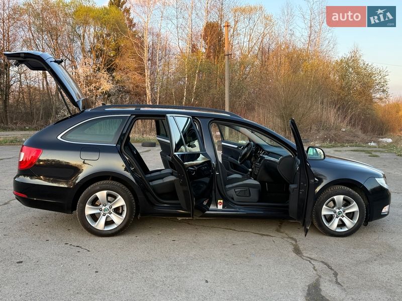 Універсал Skoda Superb 2012 в Львові фото 21 Універсал Skoda Superb 2012 в Львові