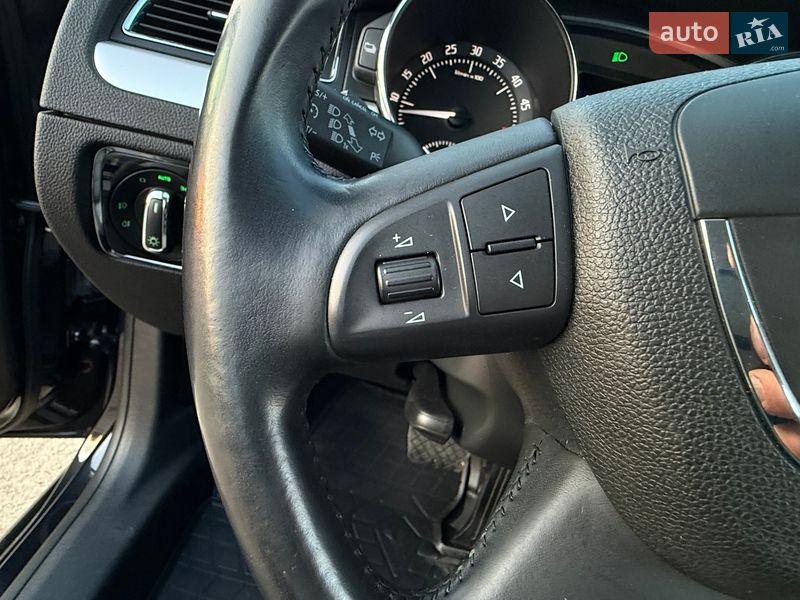 Універсал Skoda Superb 2012 в Львові фото 58 Універсал Skoda Superb 2012 в Львові