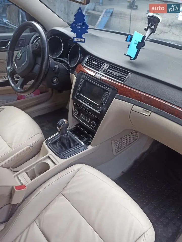 2010 Skoda Superb - мініатюра 42