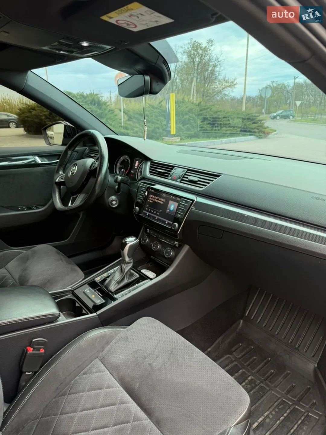 2017 Skoda Superb - мініатюра 10