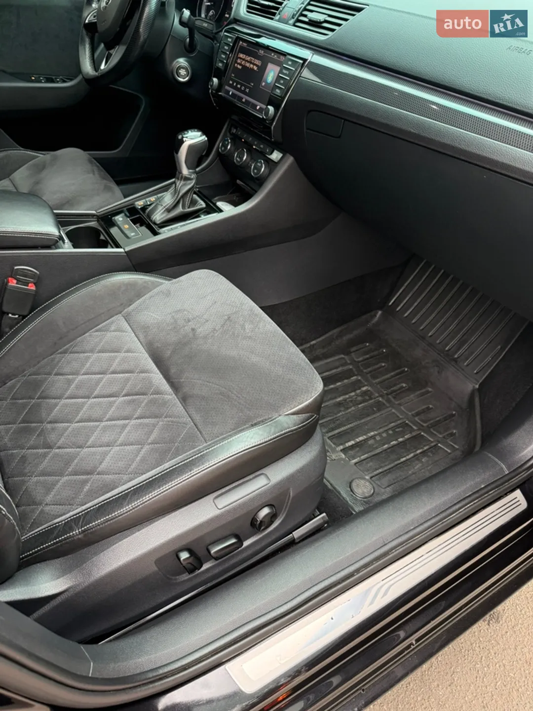 2017 Skoda Superb - мініатюра 12