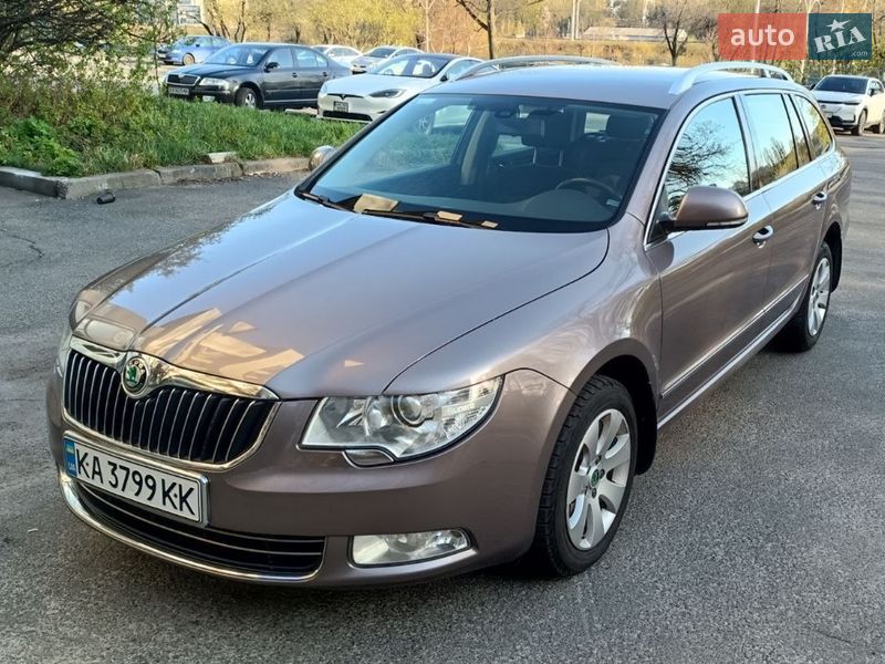 Універсал Skoda Superb 2012 в Києві фото Універсал Skoda Superb 2012 в Києві
