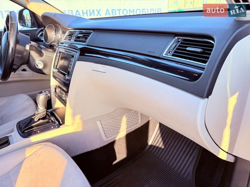 Универсал Skoda Superb 2013 в Киеве