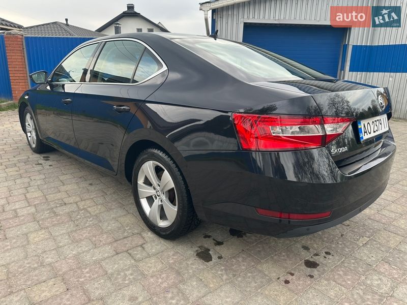 Лифтбек Skoda Superb 2017 в Мукачево