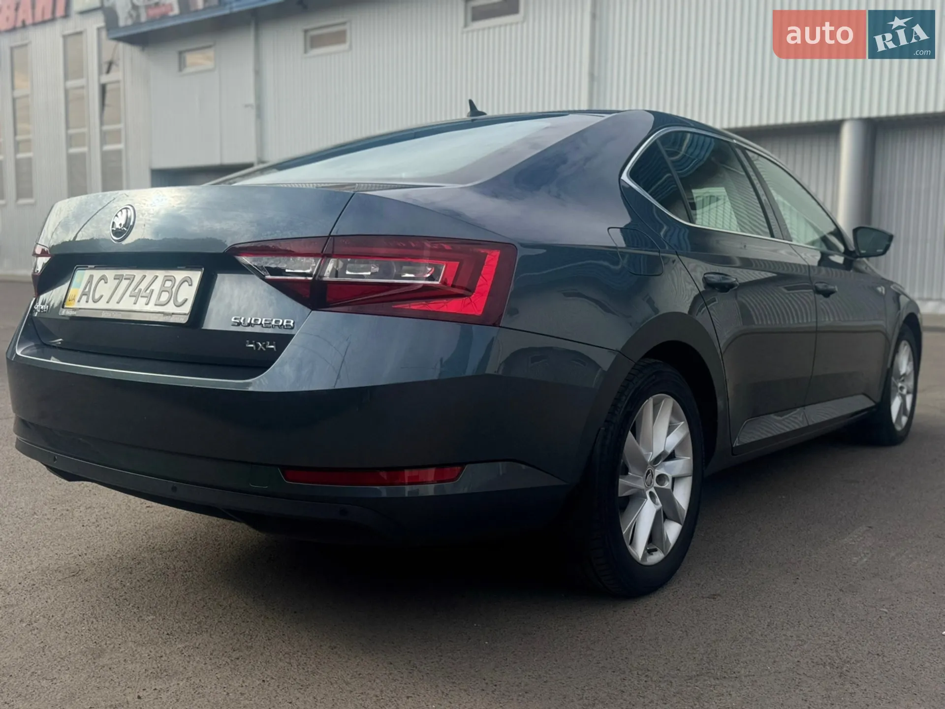2017 Skoda Superb - мініатюра 12