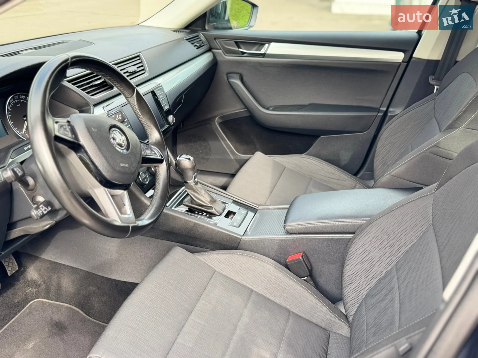 2017 Skoda Superb - мініатюра 25