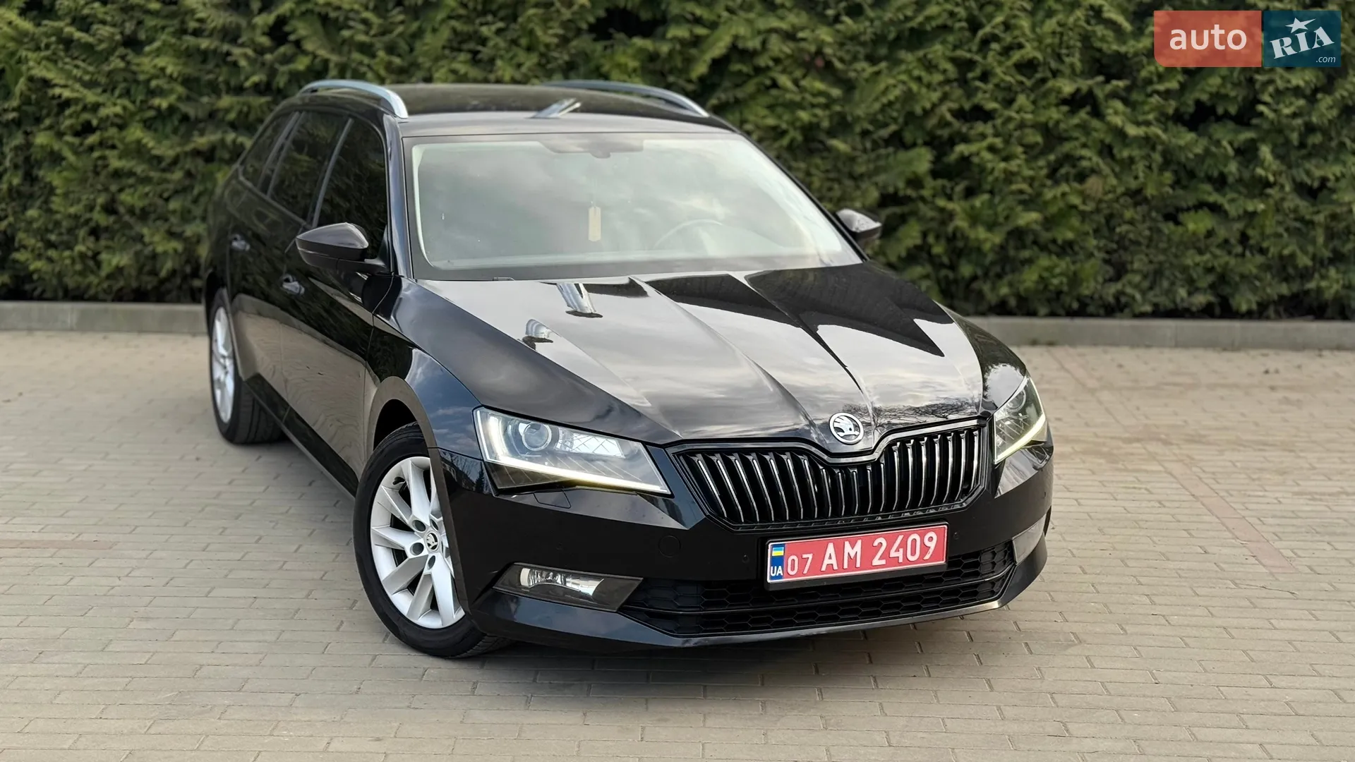 2019 Skoda Superb - мініатюра 2