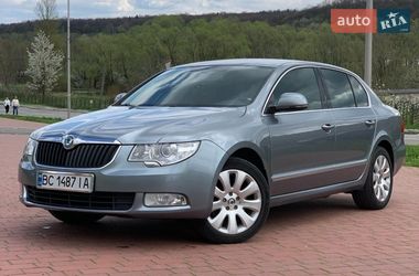 Лифтбек Skoda Superb 2010 в Дрогобыче